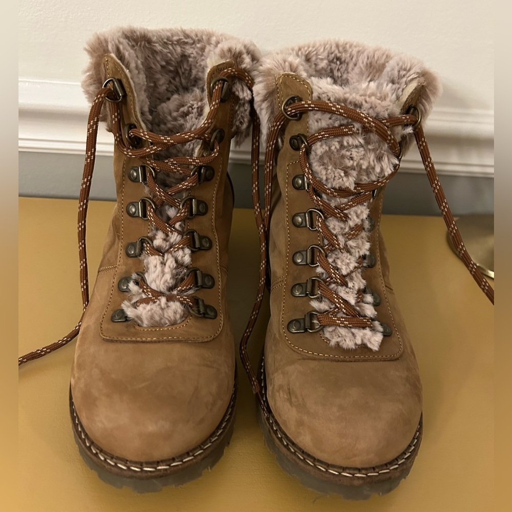 Avellini fur lined, lace up ankle boots, EU size 40